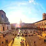 Urbanicooh Paracelso - Piazza Maggiore View Bologna