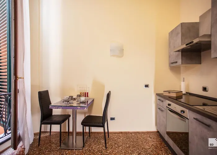 Urbanicooh Paracelso - Piazza Maggiore View Apartment