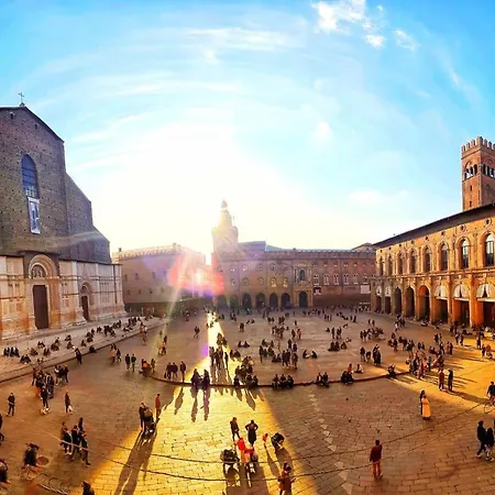 Urbanicooh Paracelso - Piazza Maggiore View Boloňa