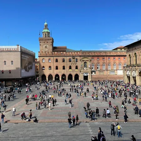 Daire Urbanicooh Paracelso - Piazza Maggiore View