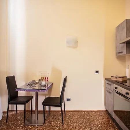 Urbanicooh Paracelso - Piazza Maggiore View Апартаменты