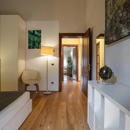 Urbanicooh Paracelso - Piazza Maggiore View * Болонья