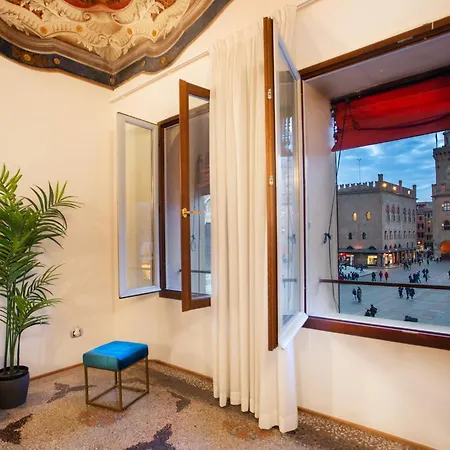 Urbanicooh Paracelso - Piazza Maggiore View Daire
