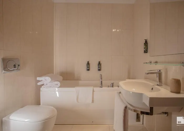 Urbanicooh Paracelso - Piazza Maggiore View *