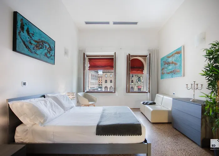 Urbanicooh Paracelso - Piazza Maggiore View Apartament